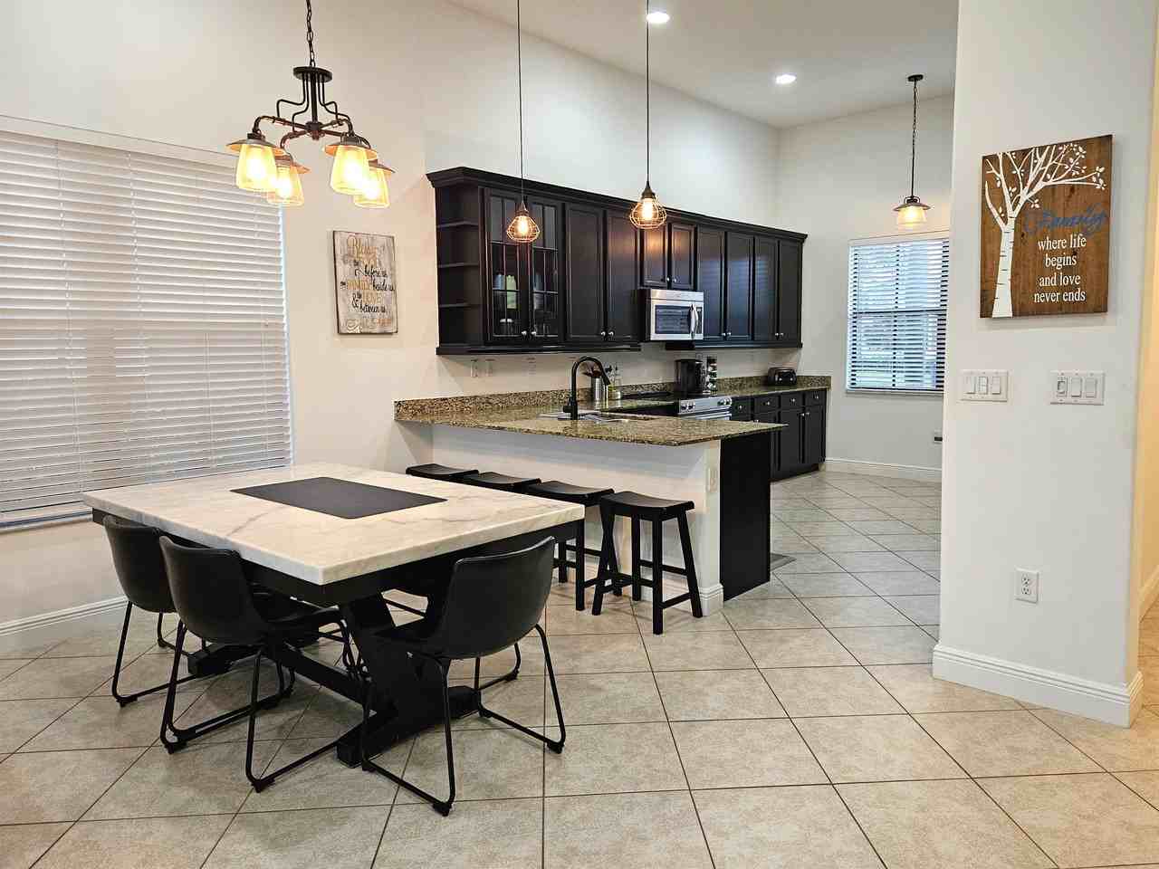5253 Messina St - Photo 7 of 46