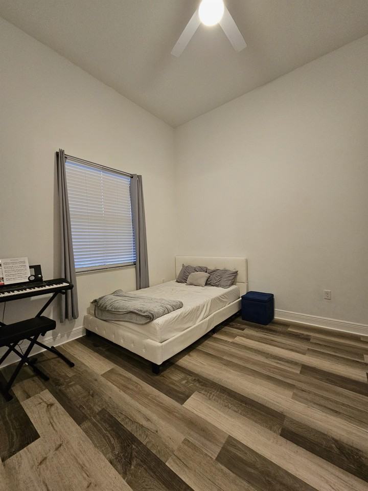 5253 Messina St - Photo 3 of 46