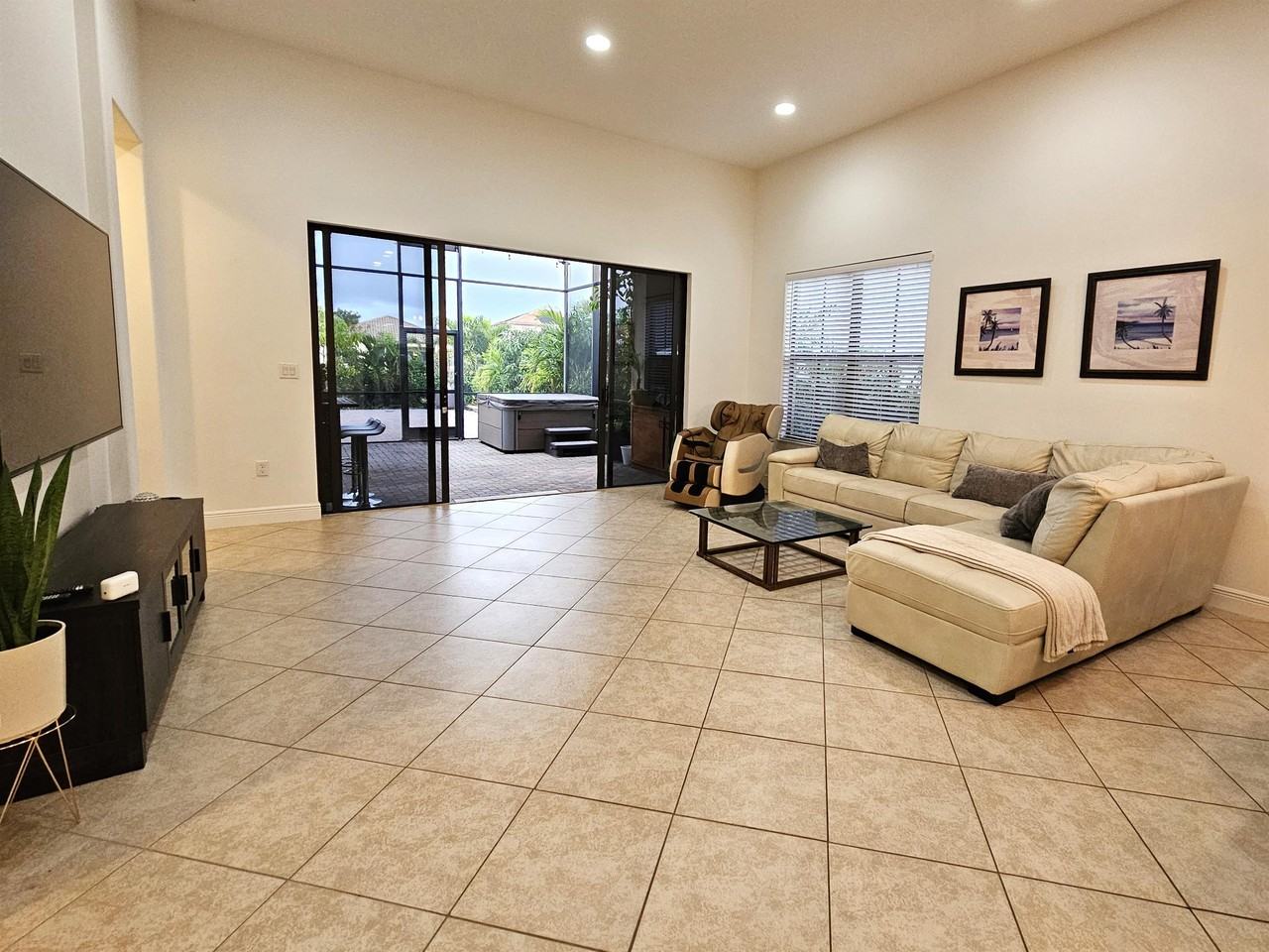 5253 Messina St - Photo 6 of 46