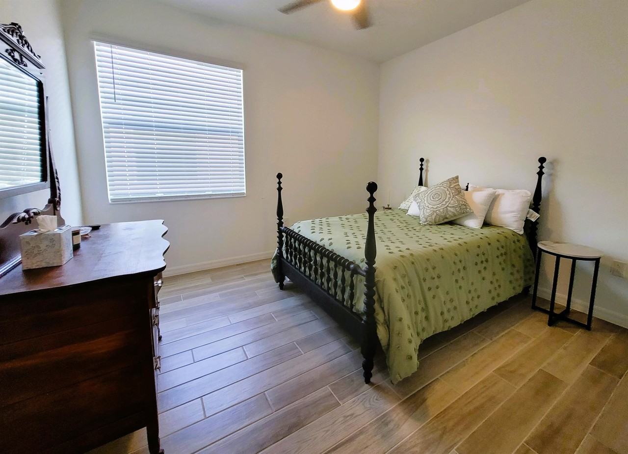 5909 Berwick Ln - Photo 7 of 37