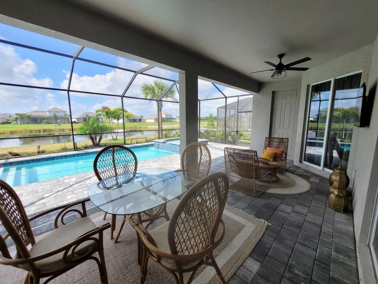 5909 Berwick Ln - Photo 2 of 37