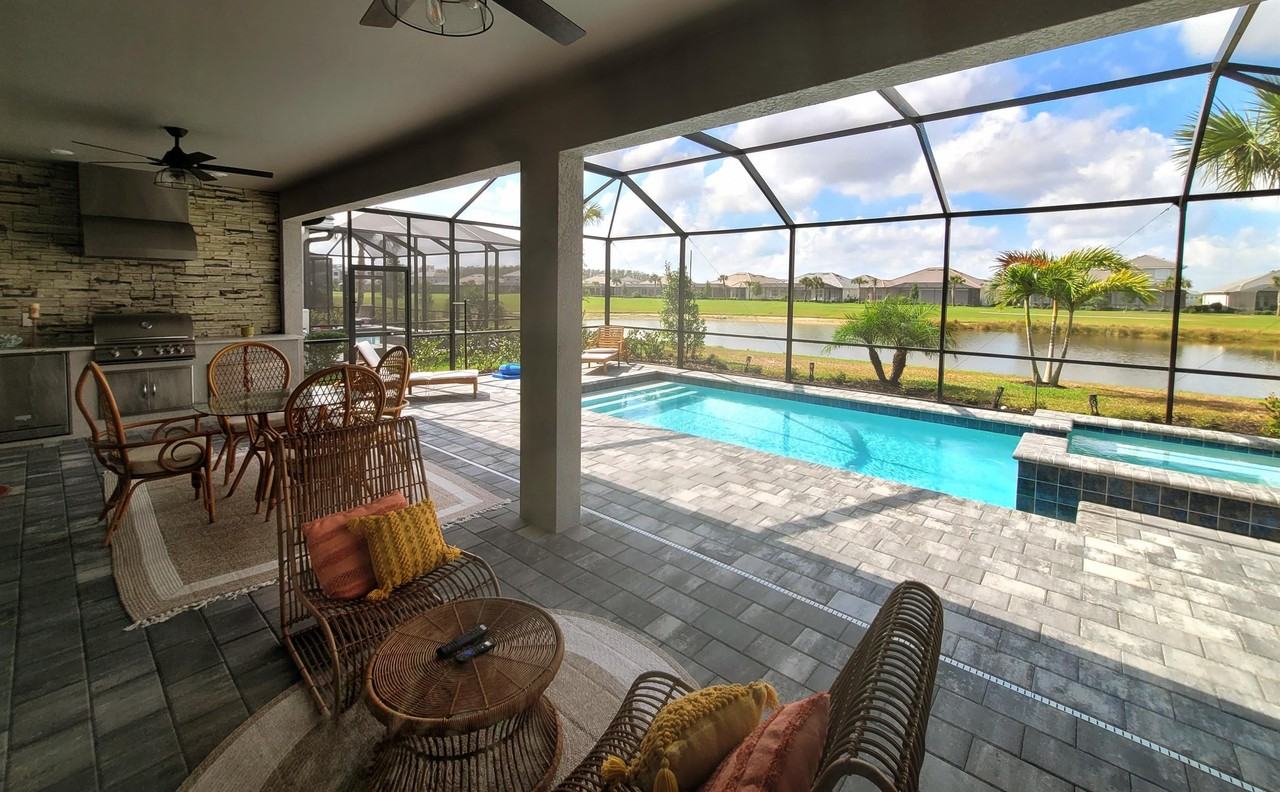 5909 Berwick Ln - Photo 2 of 37