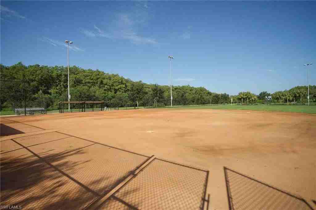 5909 Berwick Ln - Photo 4 of 37