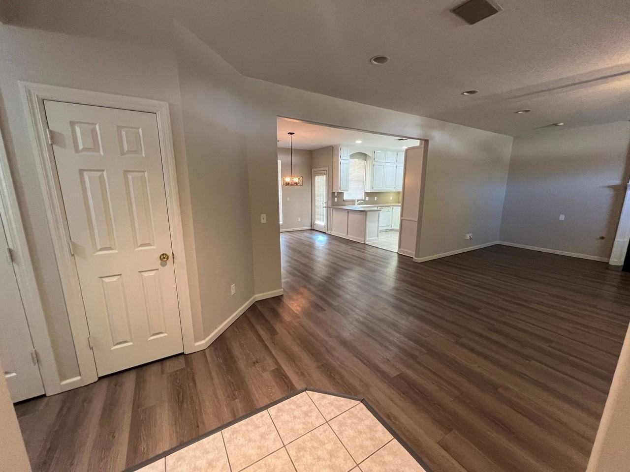 2212 Sw 93rd St - Photo 2 of 29