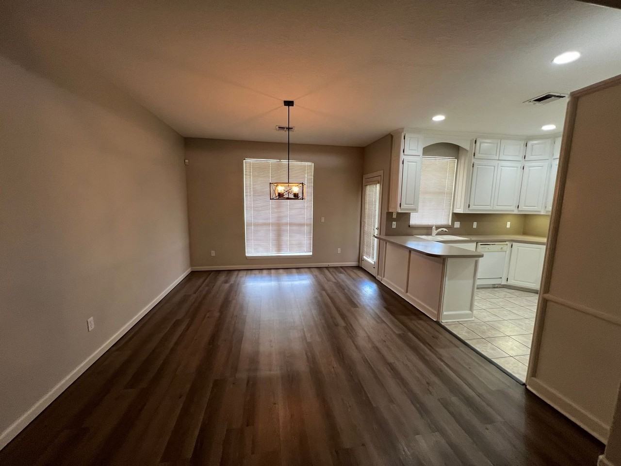 2212 Sw 93rd St - Photo 6 of 29