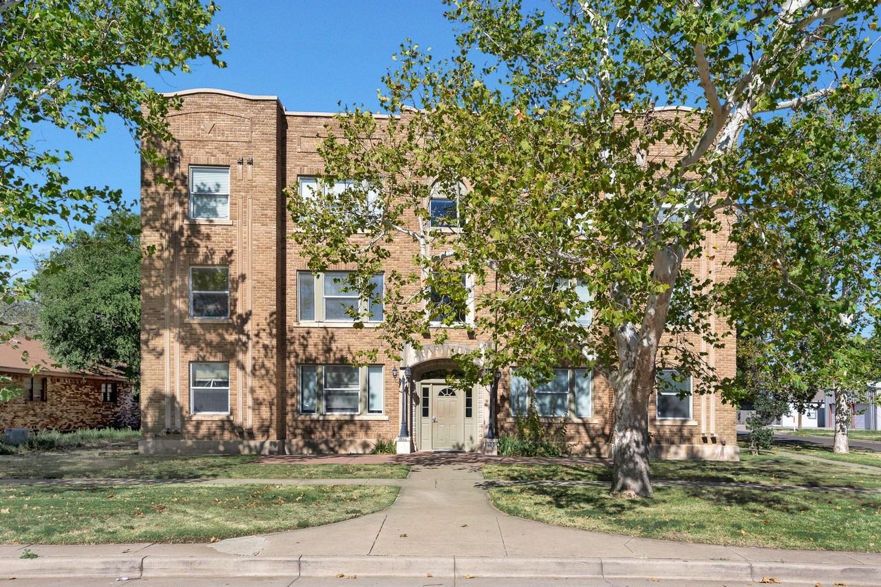 Carrollton Apartments - Photo 2 of 40