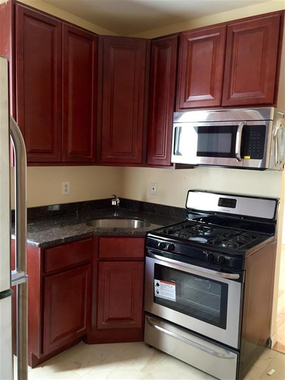 275 Monticello Ave - Photo 2 of 5
