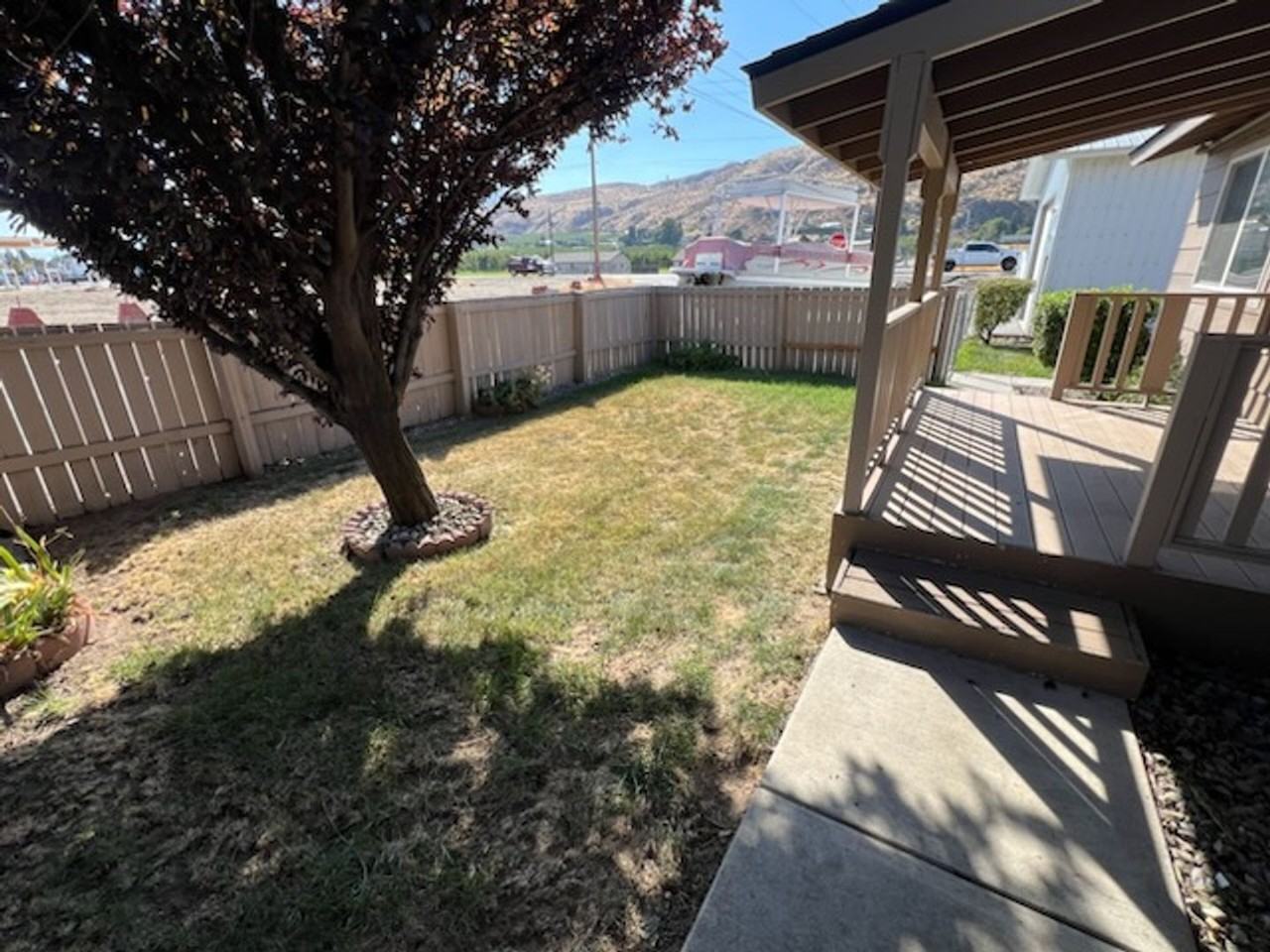 1908 Howe St - Photo 3 of 15