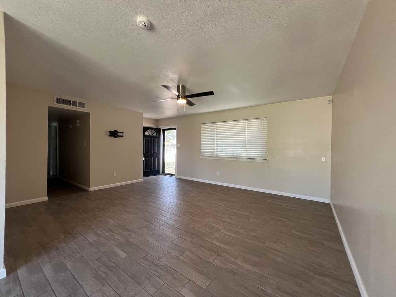 1304 Bullock Ave - Photo 2 of 13