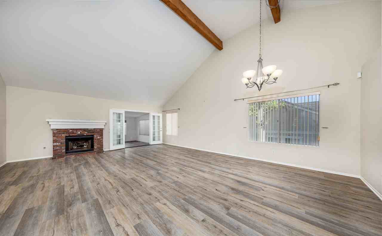 25698 Huron St - Photo 7 of 23