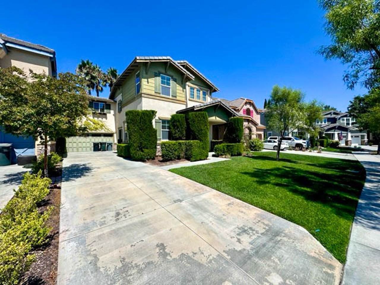 28544 Plymouth Way - Photo 2 of 50