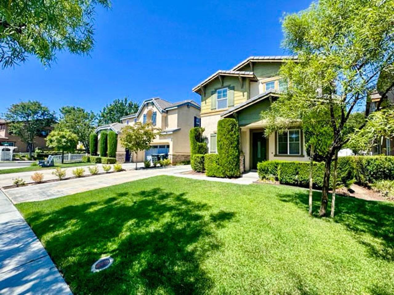 28544 Plymouth Way - Photo 3 of 50