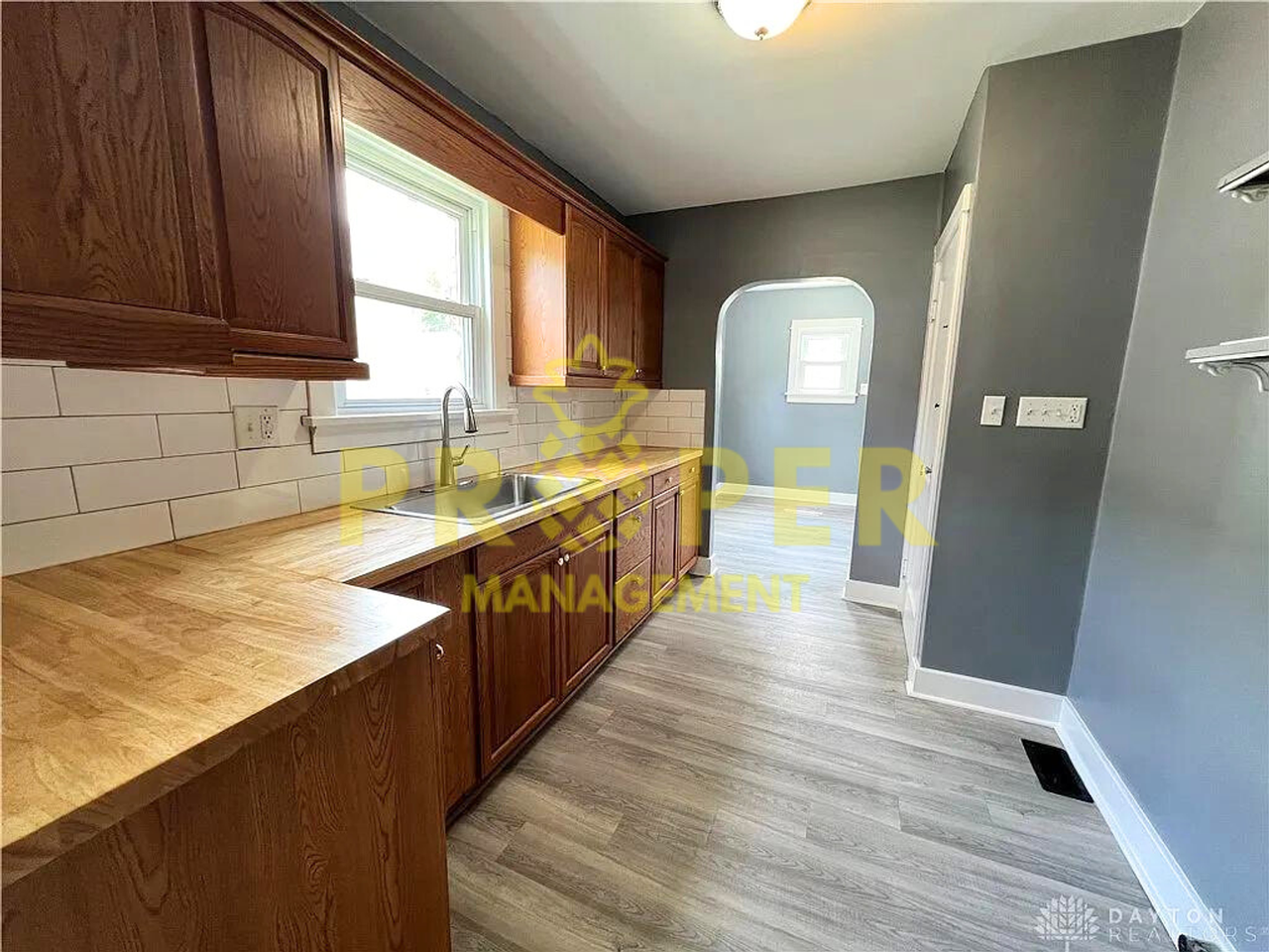 1432 Melrose Ave - Photo 5 of 14