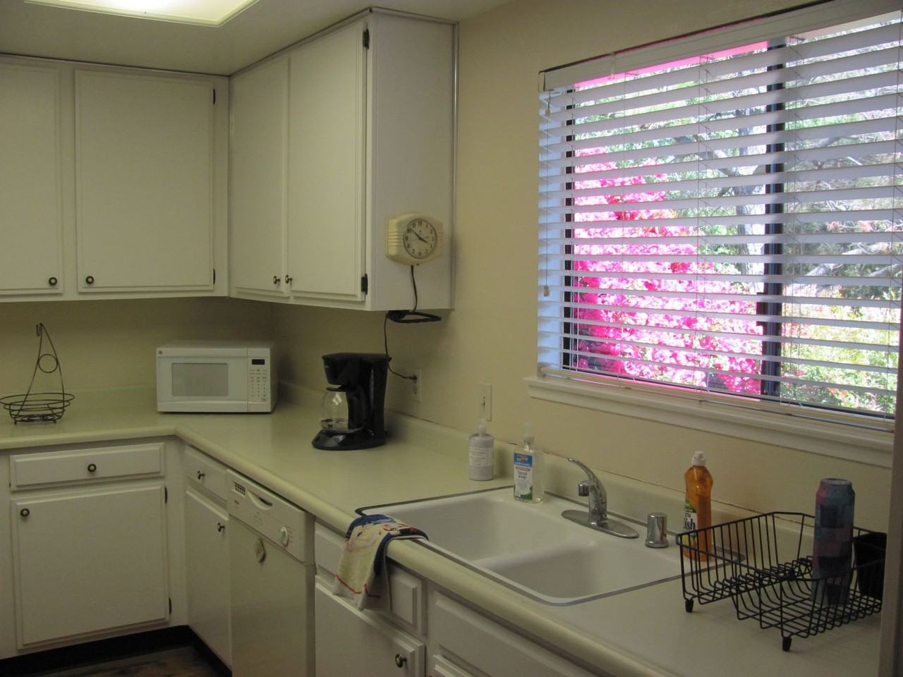 2250 King Ct #14 - Photo 3 of 20