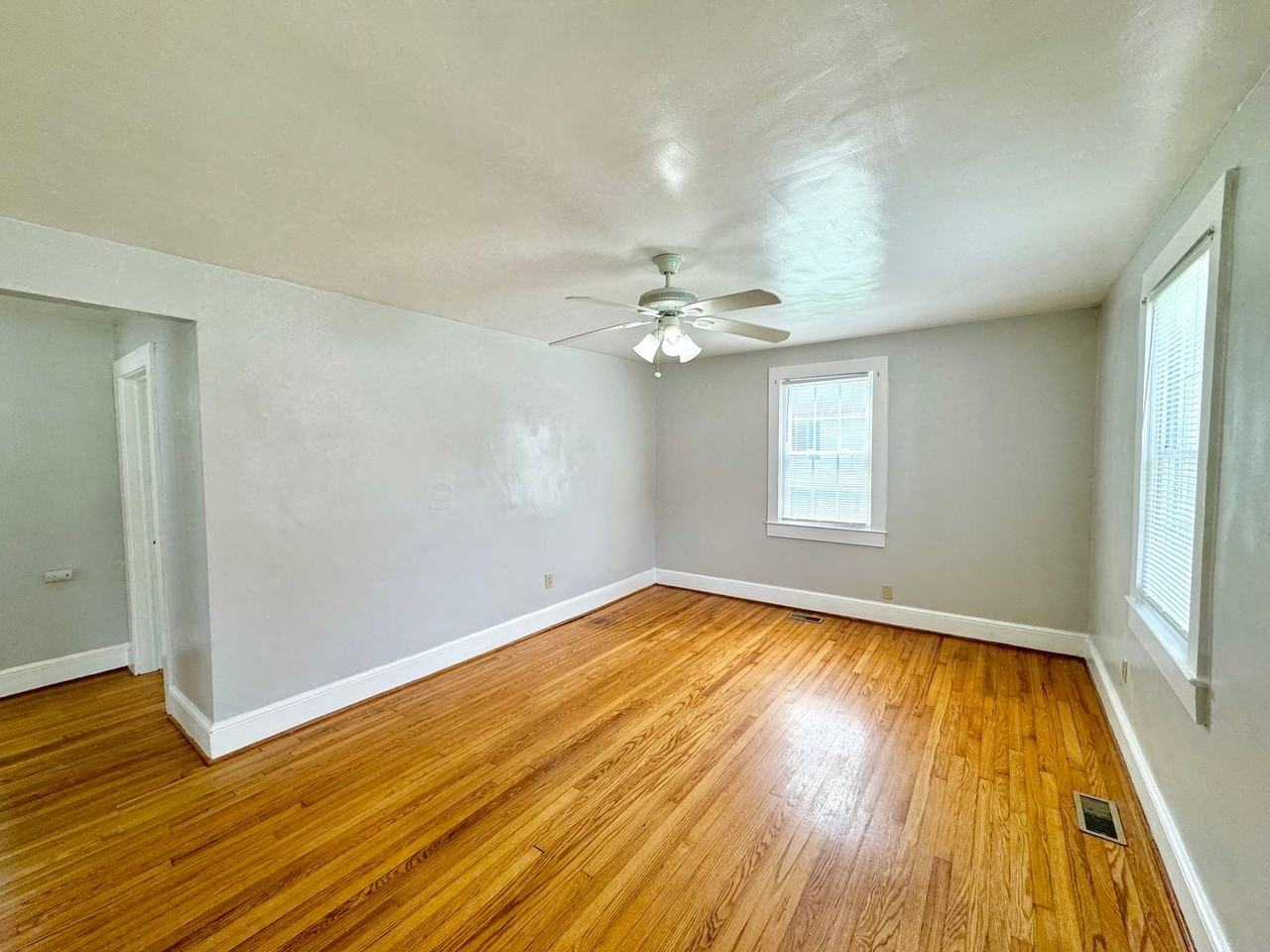 411 Westover Ave - Photo 3 of 9