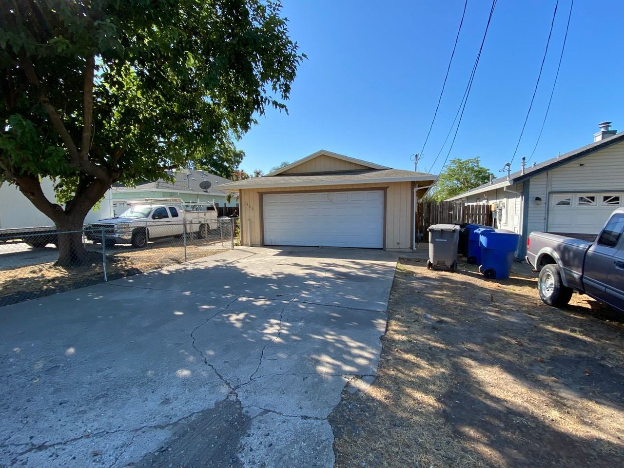 1420 Bell Ave - Photo 2 of 16