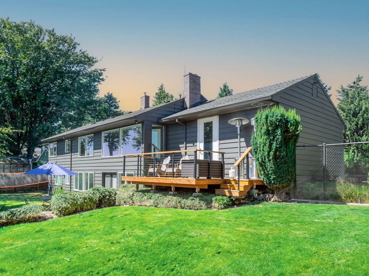 1100 Sw Mitchell St - Photo 2 of 43