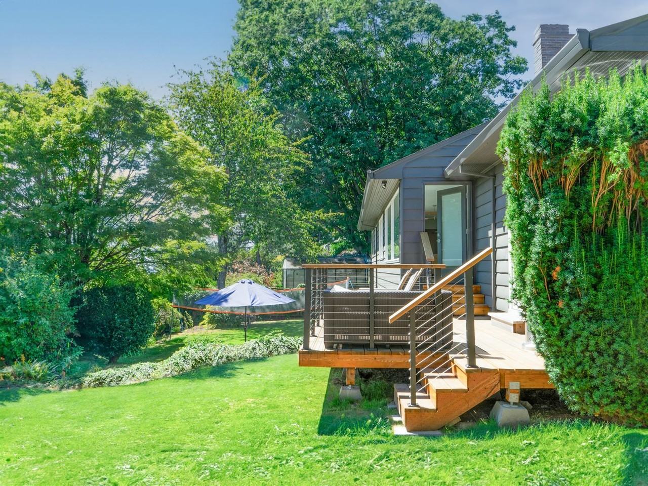 1100 Sw Mitchell St - Photo 4 of 43