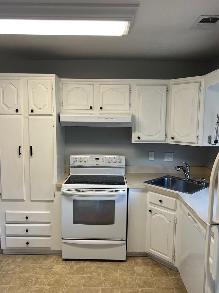 521 Gotham Rd - Photo 6 of 21