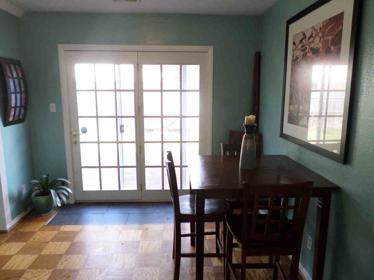 521 Gotham Rd - Photo 7 of 21
