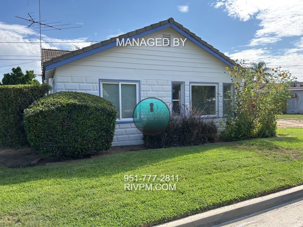 3867 Dykes Ln - Photo 3 of 36