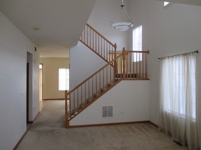 1409 Dahlgren Ln - Photo 3 of 12