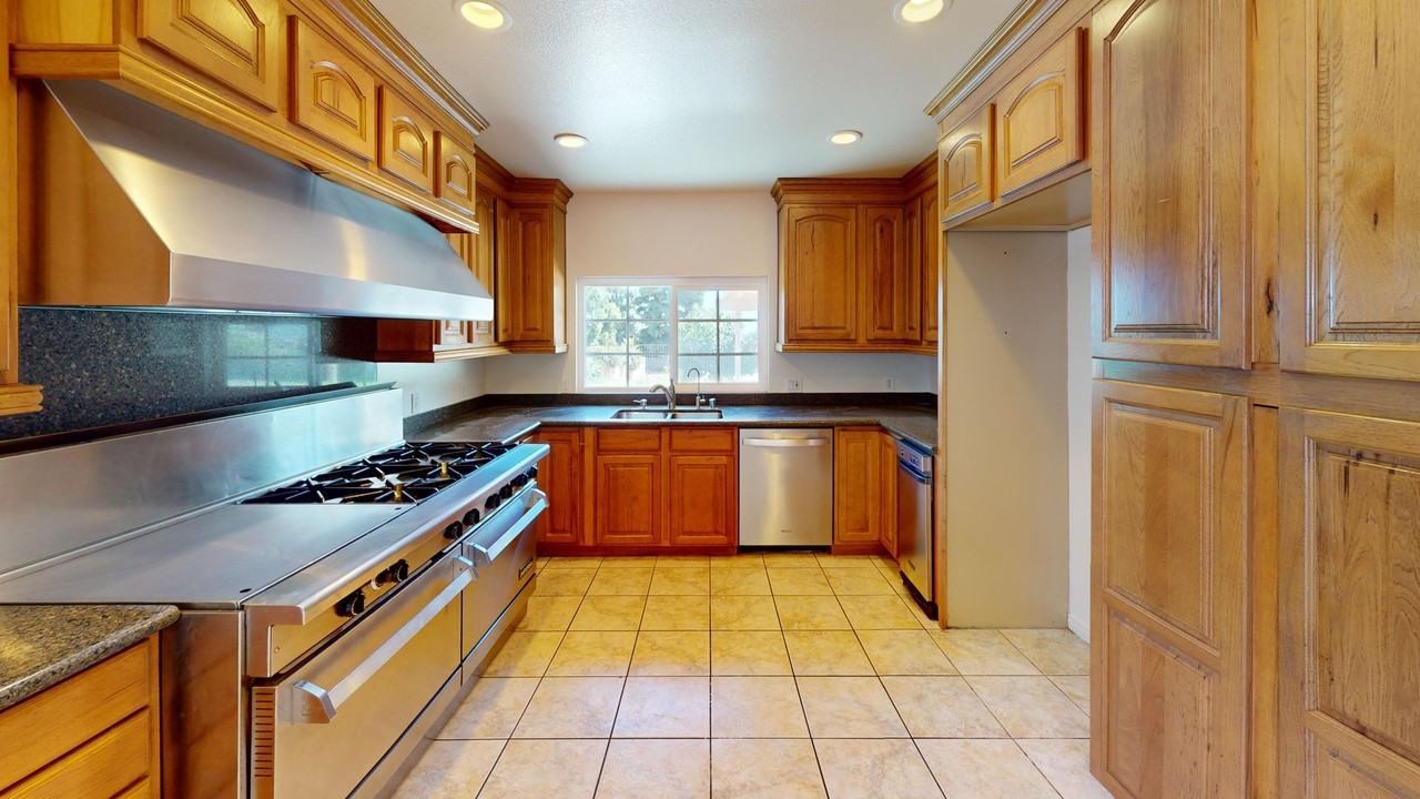 8375 Vicara Dr - Photo 3 of 31