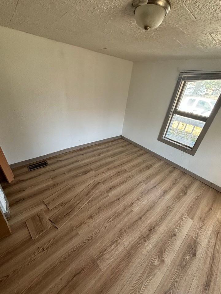 1602 Park St - Photo 2 of 8