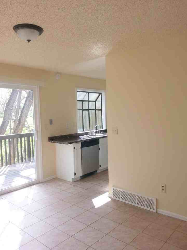 1603 Cottonwood Drive - Photo 3 of 32