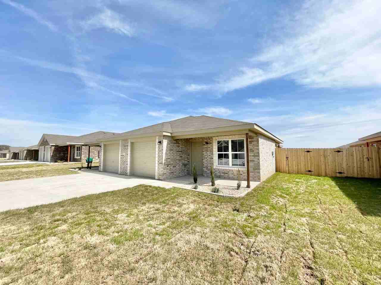 1813 Castroville - Photo 2 of 27