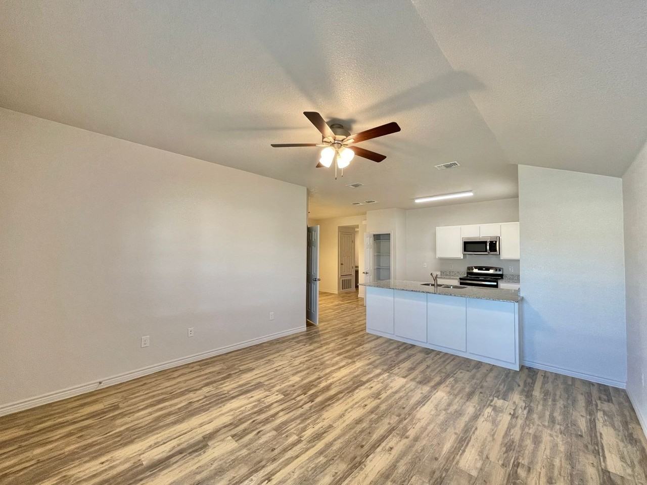 1813 Castroville - Photo 3 of 27