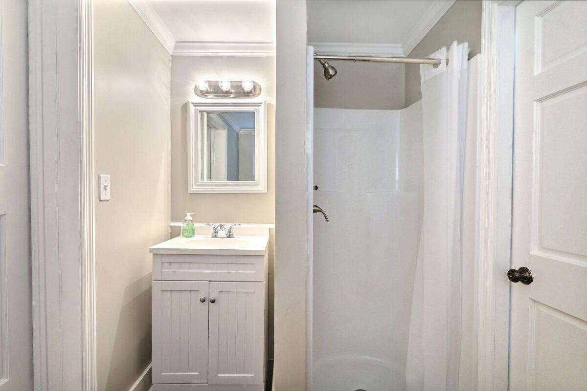 2105 E 41st St - Photo 6 of 13