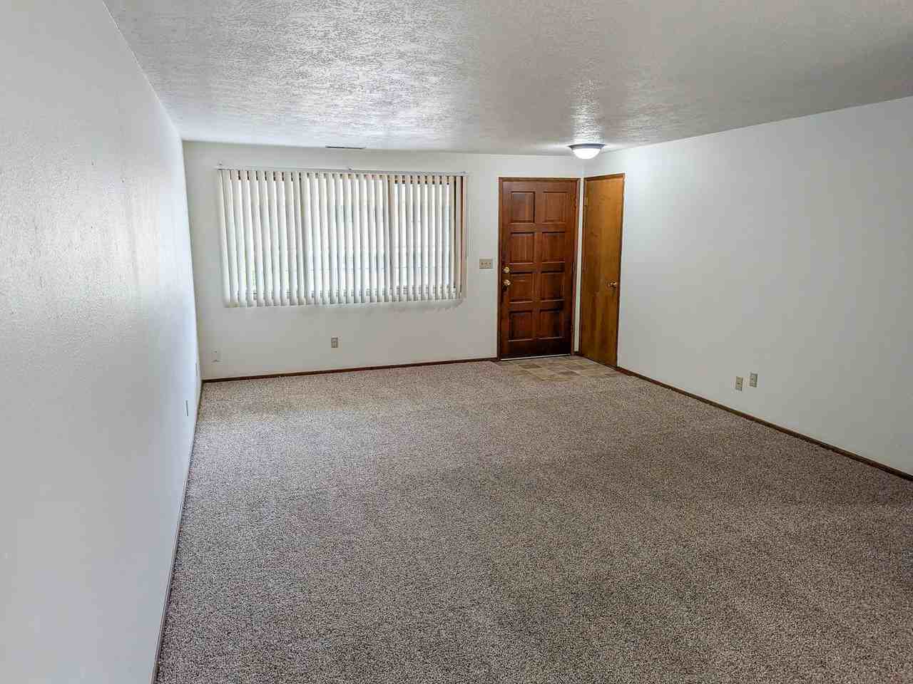 370-388 Waldo Ave SE - Photo 5 of 30