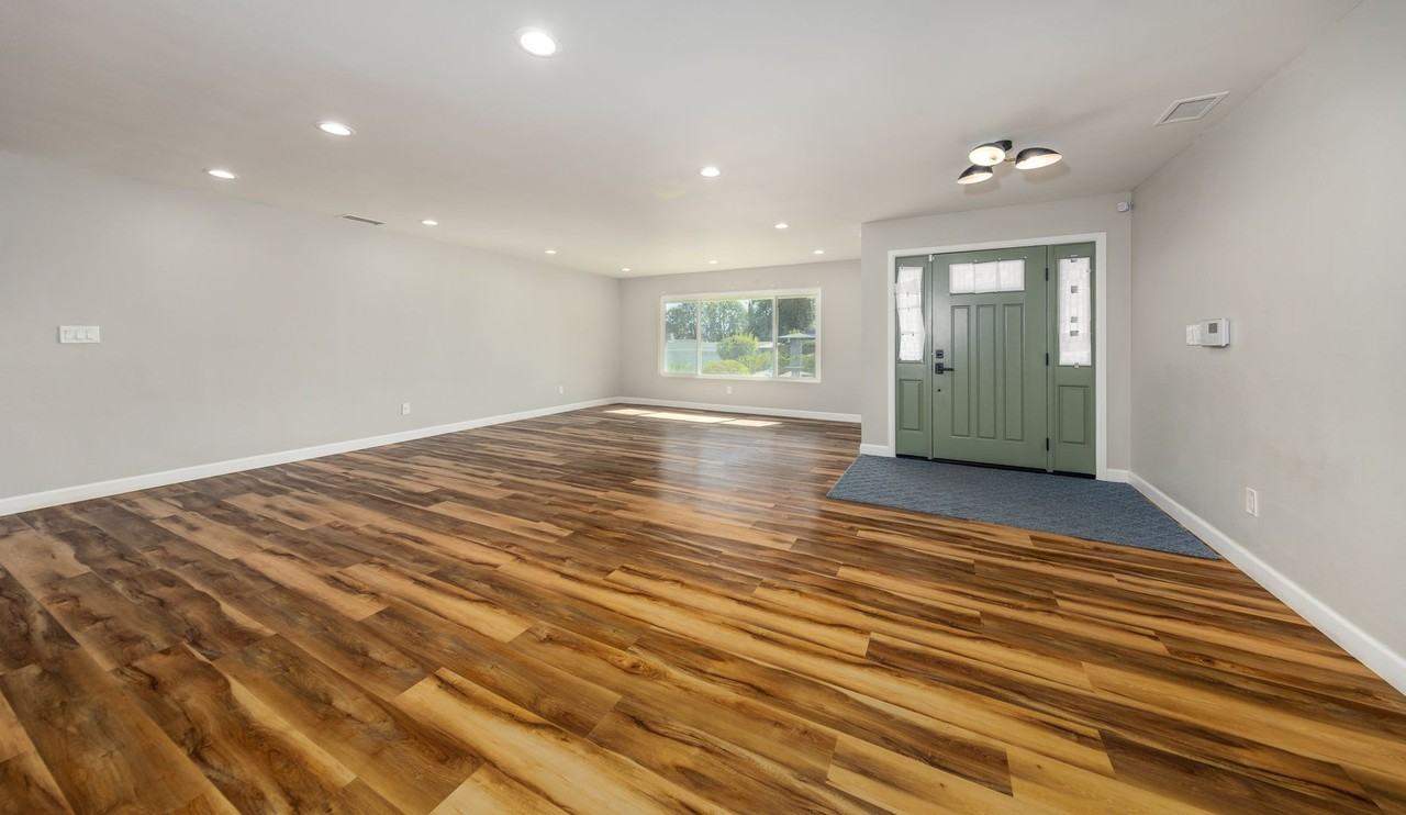 11460 Hillcrest St - Photo 6 of 30