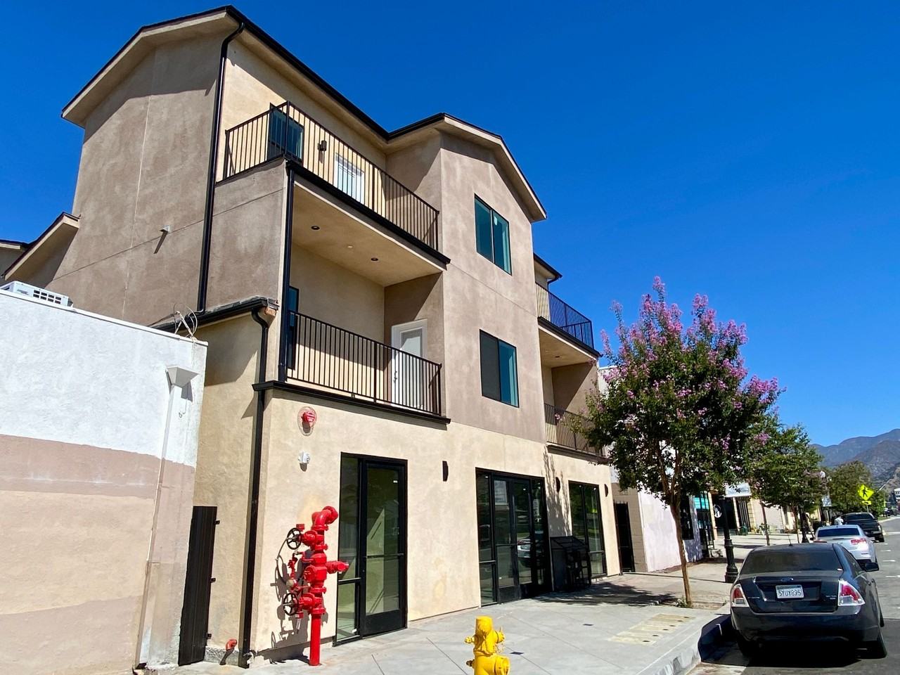 @ 4L C Azusa - Photo 3 of 44