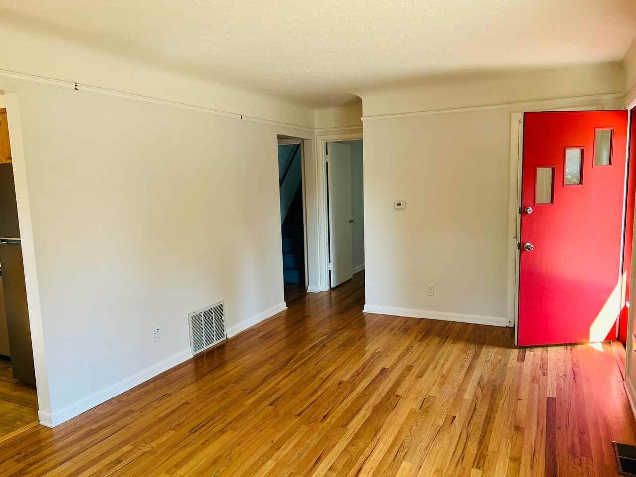 5835 Se 40th Ave - Photo 2 of 23