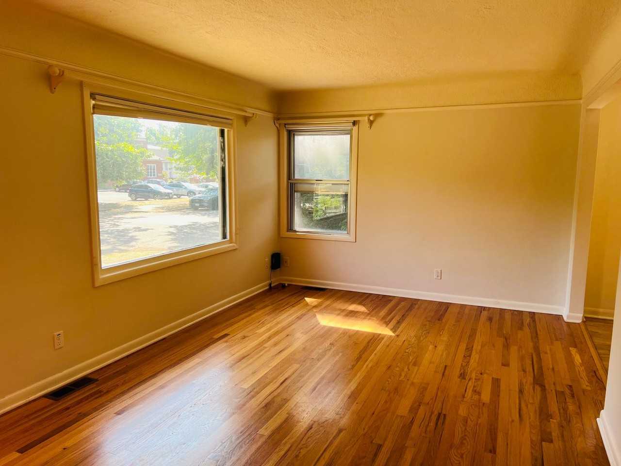 5835 Se 40th Ave - Photo 3 of 23