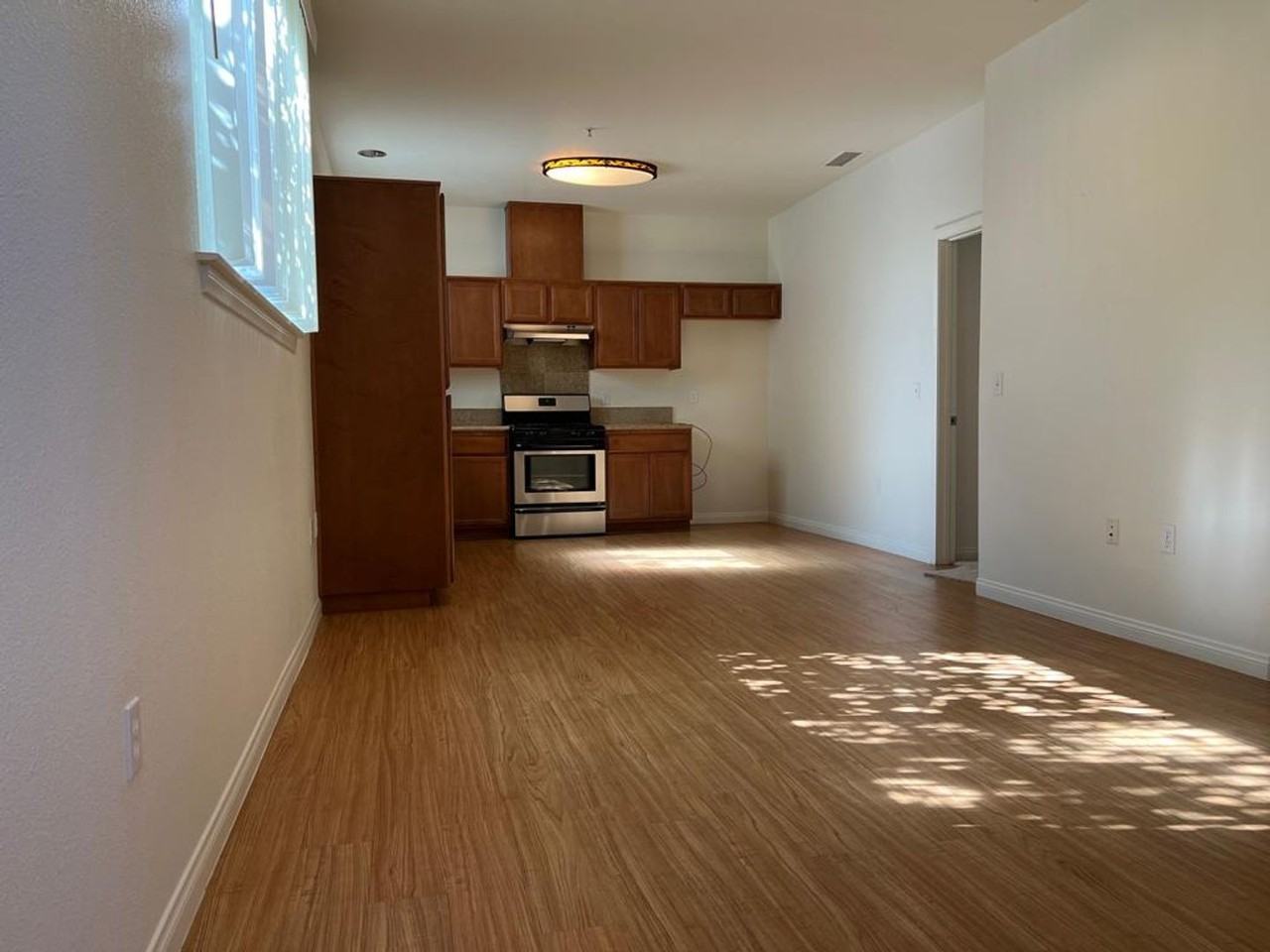 22018 Gault St - Photo 3 of 19