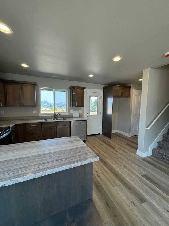 1509 W Thyme Dr - Photo 7 of 17