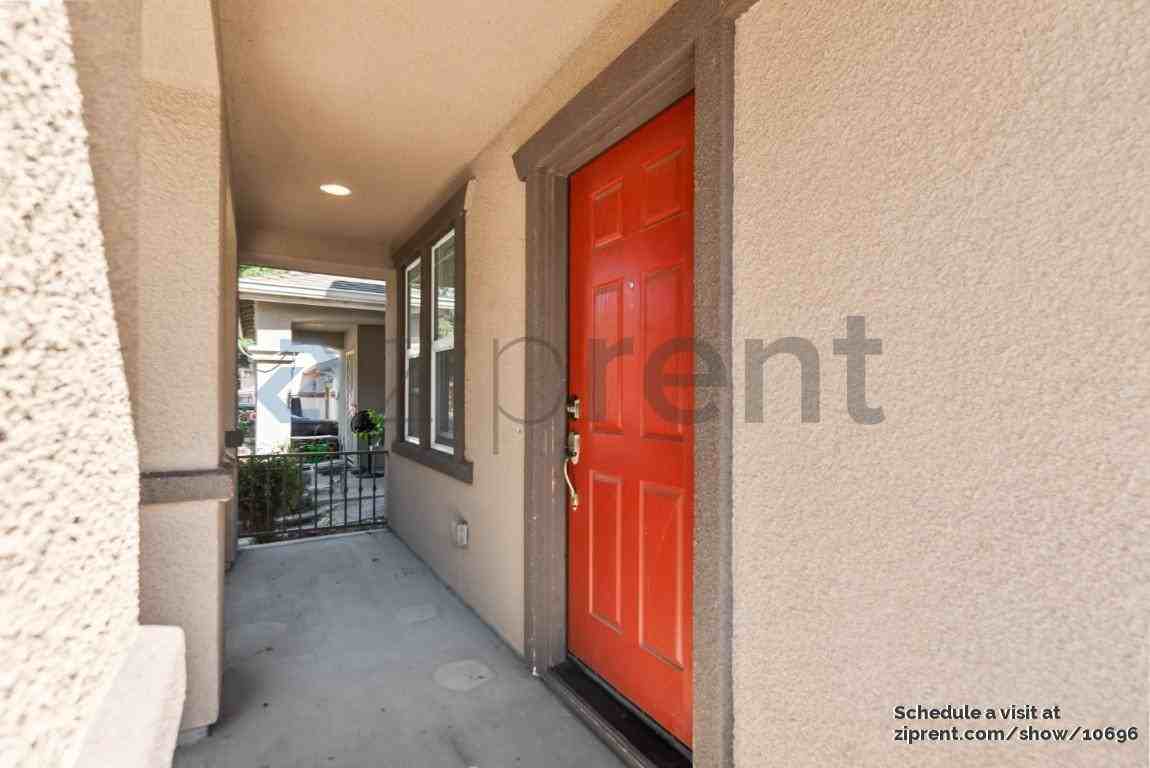 419 Malcolm Dr - Photo 4 of 16