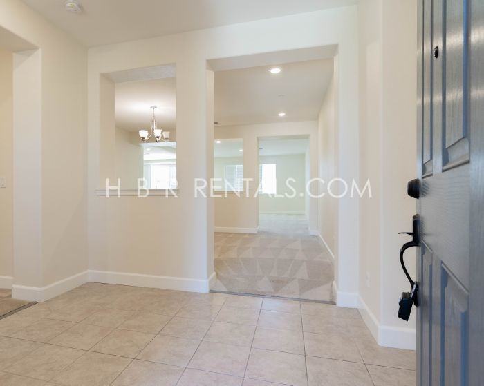 1150 Silva Way - Photo 5 of 50