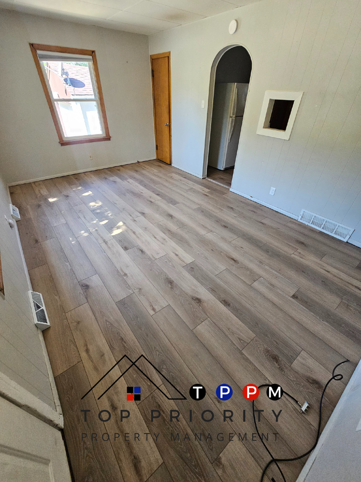 713 Cottage St - Photo 3 of 23