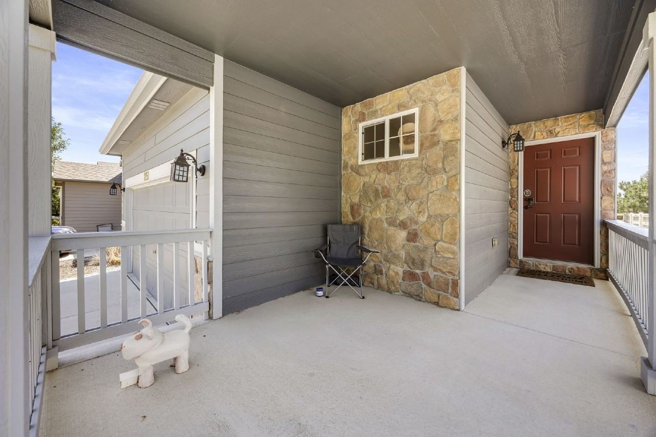 2251 Sunbury Ln - Photo 2 of 17