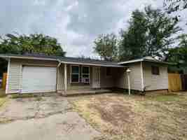 featured image of 408 Nw Greenmeadow Dr