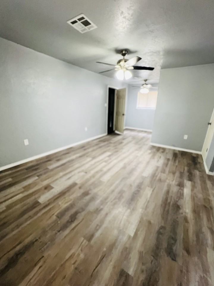408 Nw Greenmeadow Dr - Photo 2 of 8