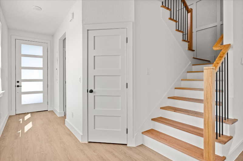 309 S Poplar St - Photo 2 of 15