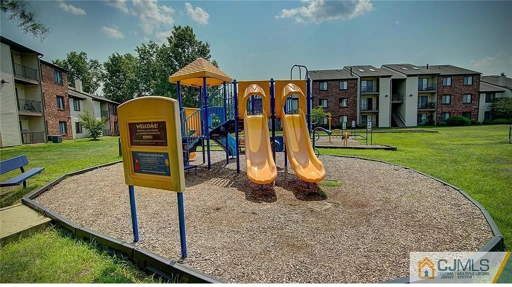 3 Covington Court #3 - Photo 5 of 41