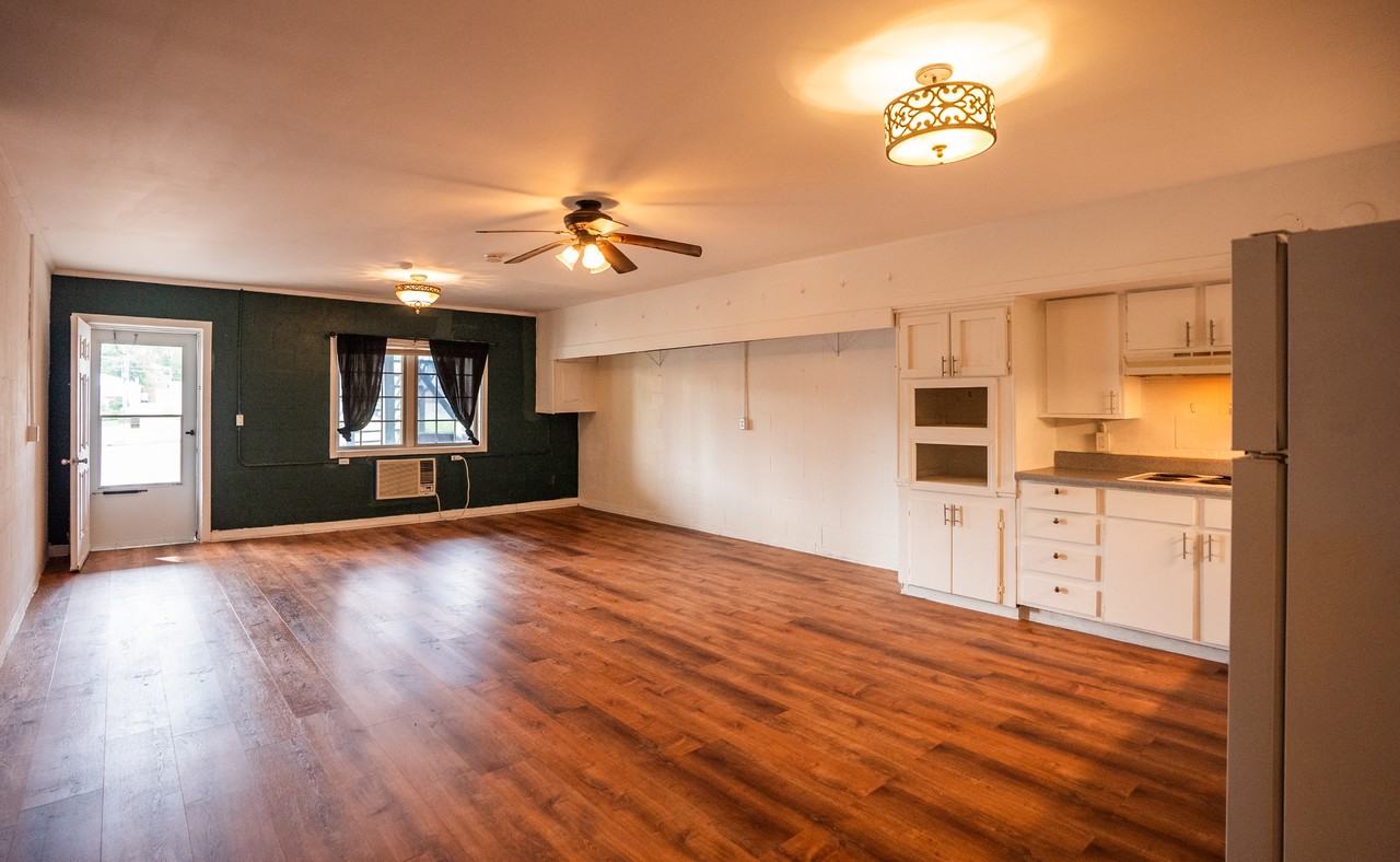 116 N 2nd St #C - Photo 3 of 24