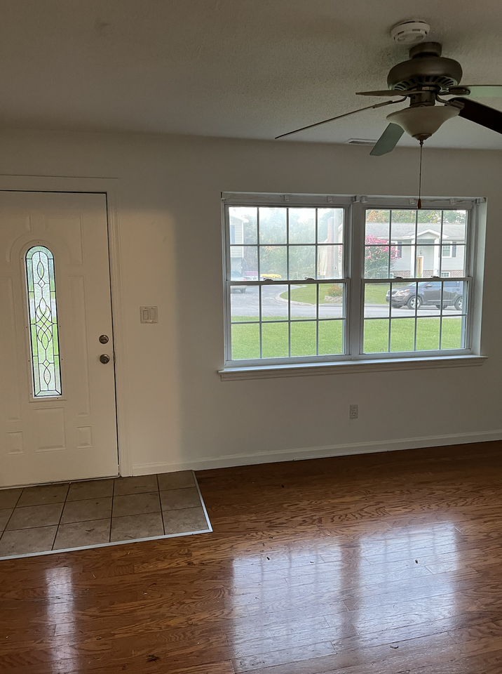 10020 Tellico Dr - Photo 2 of 14