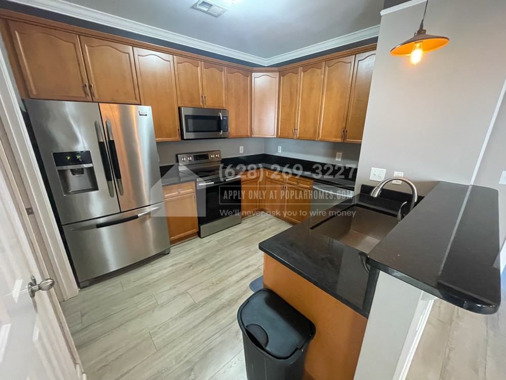 7160 Sunnywood Dr - Photo 2 of 35